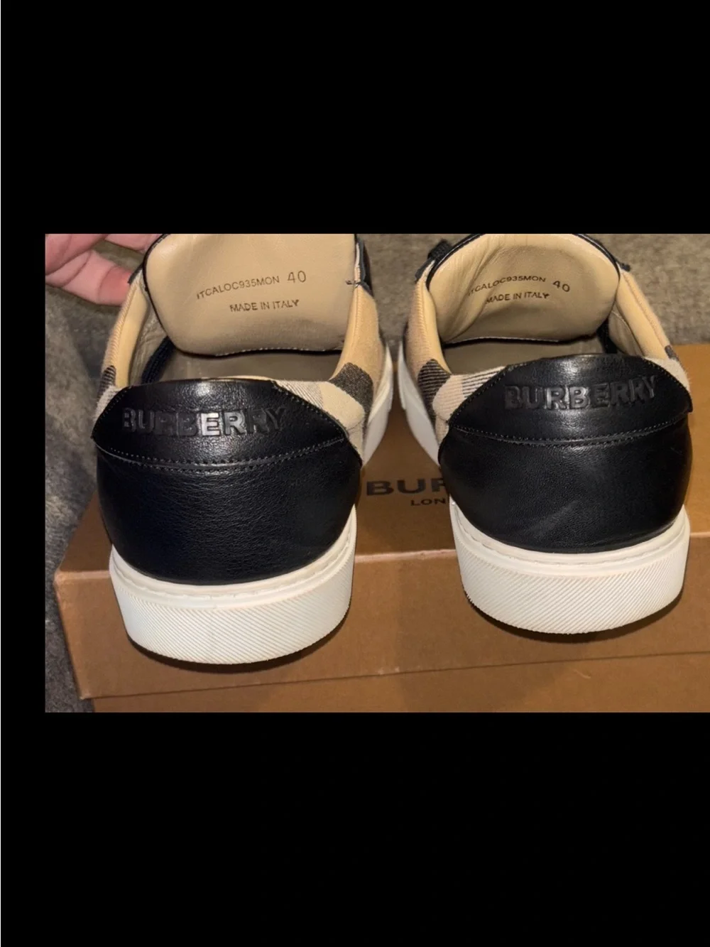 Burberry stylish low
